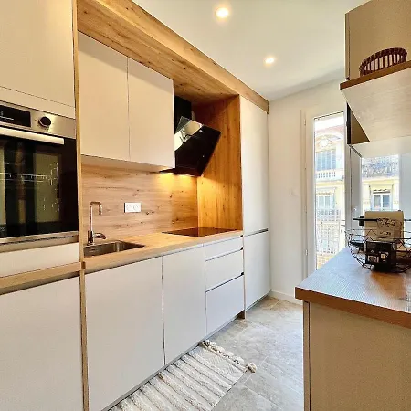 2 Pièces Rénové Centre De * Menton