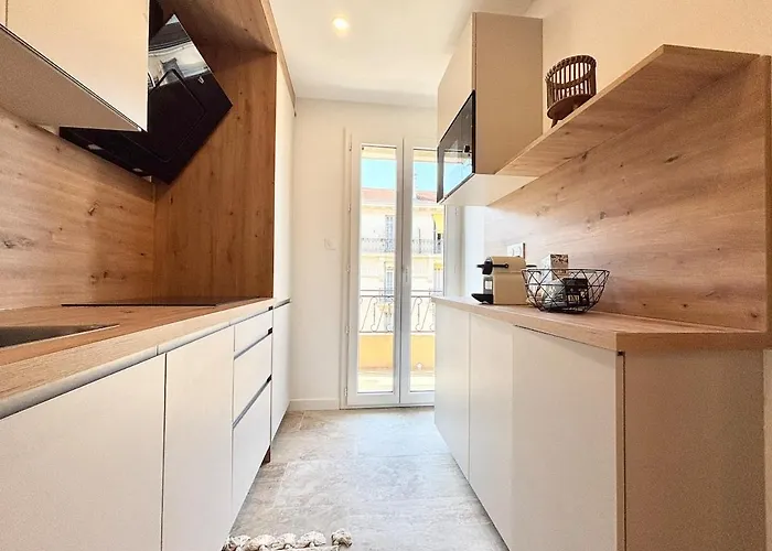 Agreable 2 Pieces Renove Centre De شقة مينتون