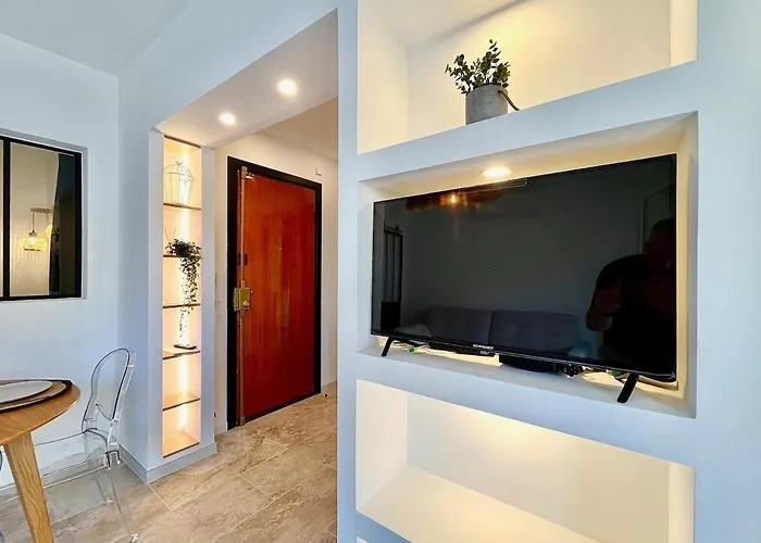 Agreable 2 Pieces Renove Centre De شقة مينتون