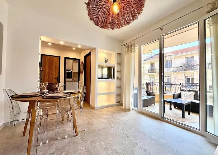 Agreable 2 Pieces Renove Centre De * مينتون